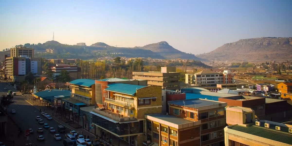 Vương quốc Lesotho là một quốc gia tại Nam châu Phi, có diện tích khoảng 30.355 km2.