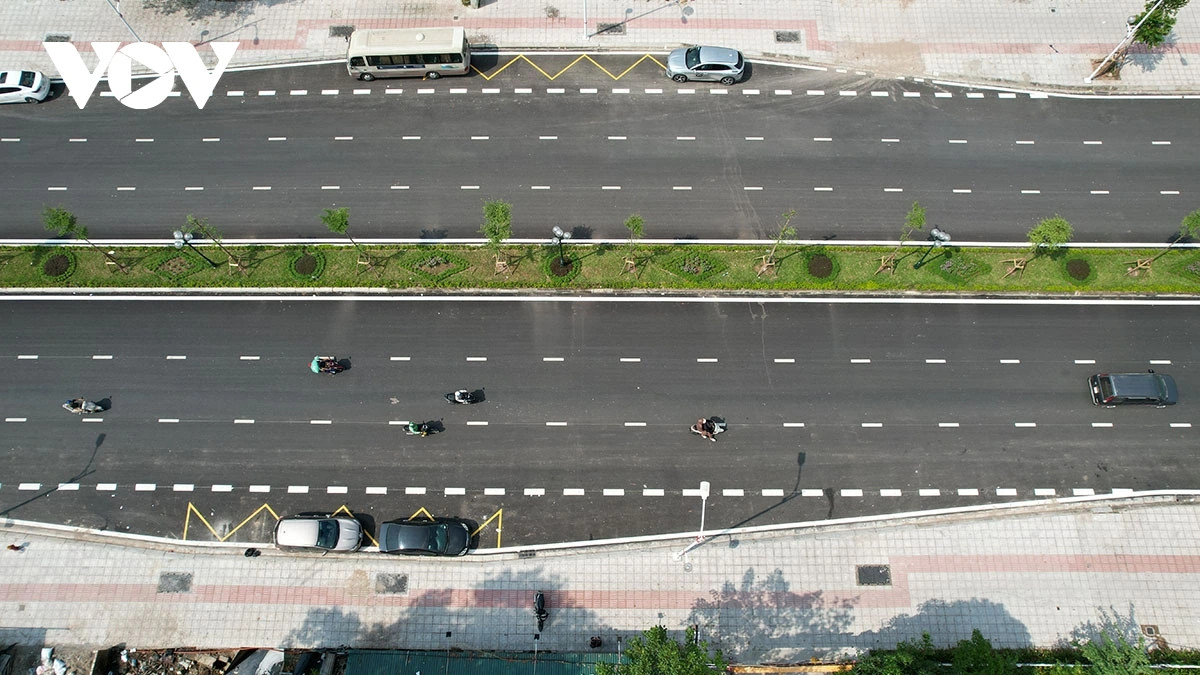 Tuyến đường sẽ có tiêu chuẩn đường liên khu vực, quy mô mặt cắt ngang 40m với 6 làn xe.