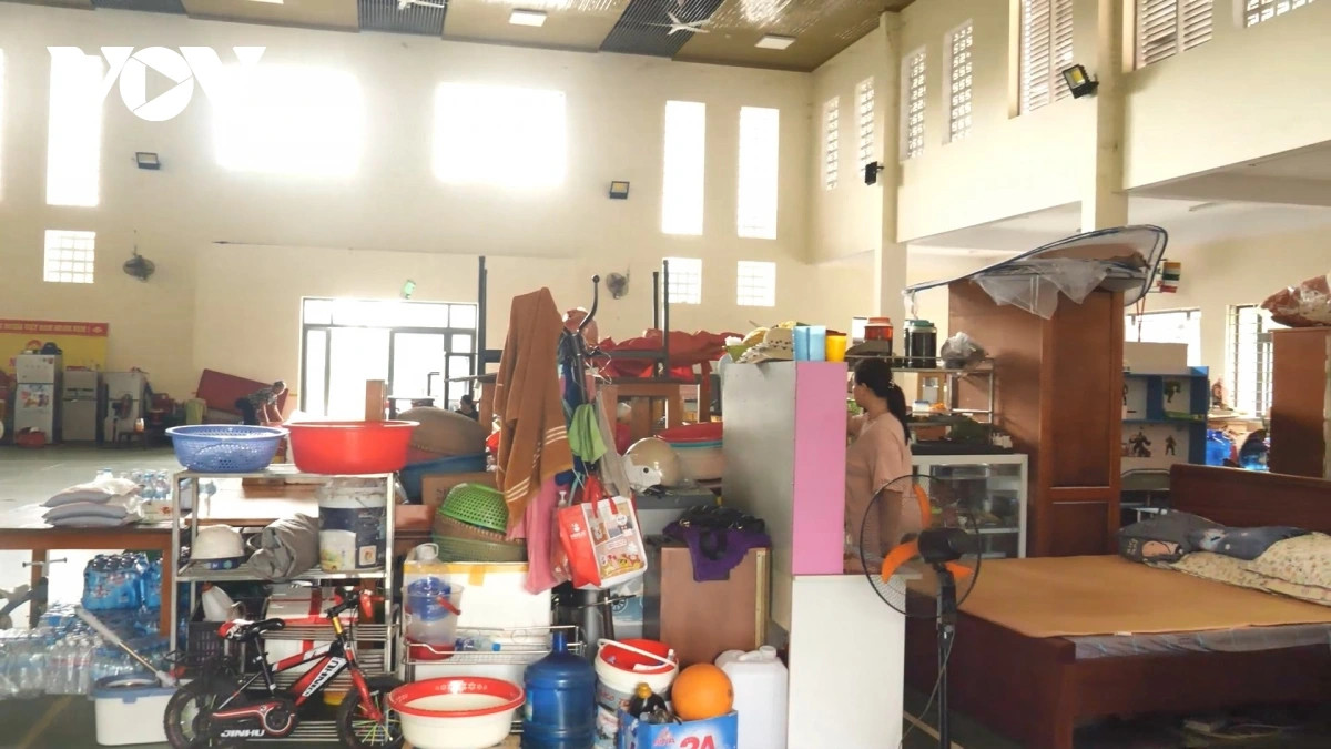 Lào Cai: Nguy cơ sạt lở nghiêm trọng, nhiều hộ dân phải sơ tán - Hình 3 Lao Cai: Nguy co sat lo nghiem trong, nhieu ho dan phai so tan-Hinh-3