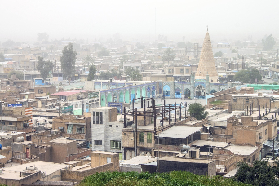 Susa (nay gọi là Shush), Iran được xây dựng từ khoảng những năm 4.000 trước Công Nguyên. Thậm chí trước đó, khi những công trình chưa được xây dựng, người ta đã thấy những dấu hiệu của con người từ năm 7.000 trước Công Nguyên.