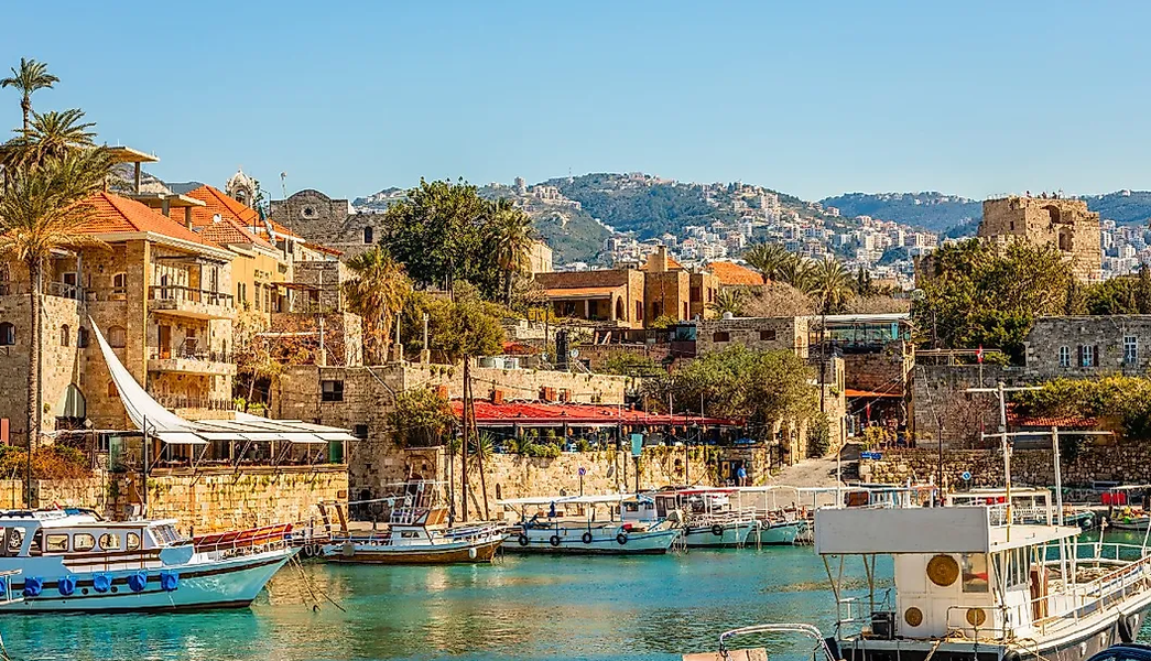 Byblos, Lebanon là một trong những cái nôi của nhiều nền văn minh cổ đại. Là một thành phố ven biển ở Lebanon hiện đại, Byblos có lịch sử lâu đời từ Thời kỳ Đồ Đá Mới, khoảng 8.000 năm trước Công nguyên. Các nhà khảo cổ học tin rằng Byblos đã là một thành phố có người sinh sống liên tục trong khoảng 5.000 năm. Ý nghĩa lịch sử của Byblos được đánh dấu bằng vị thế Di sản Thế giới được UNESCO công nhận năm 1984.