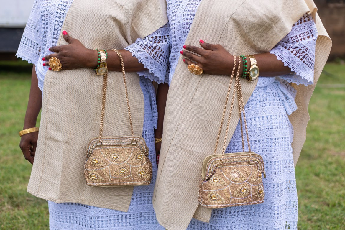 Một lễ hội tôn vinh các cặp song sinh tại thị trấn này đã diễn ra vừa qua. Những người tổ chức lễ hội – cũng là cặp song sinh – cho biết cuối cùng họ muốn lập kỷ lục thế giới về cuộc tụ họp đông nhất của các cặp song sinh trên hành tinh.