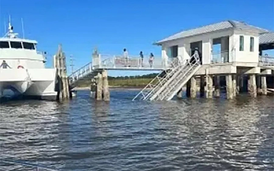 Sap cau tau o My, 7 nguoi thiet mang