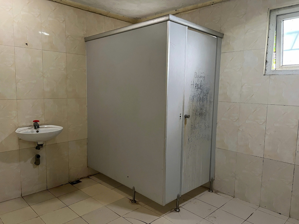 Nhiều hạng mục của công viên xuống cấp nghiêm trọng.