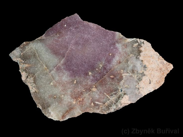 6. Lithium trong tự nhiên. Lithium chủ yếu tồn tại trong các khoáng vật như spodumene và lepidolite và có mặt trong các mỏ muối như ở Bolivia, Chile, và Argentina. Ảnh: Pinterest.