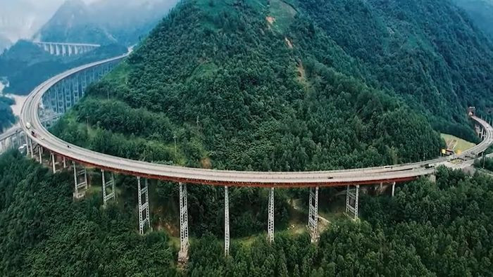 Xây dựng "cao tốc trên mây" dài 240km trong 5 năm