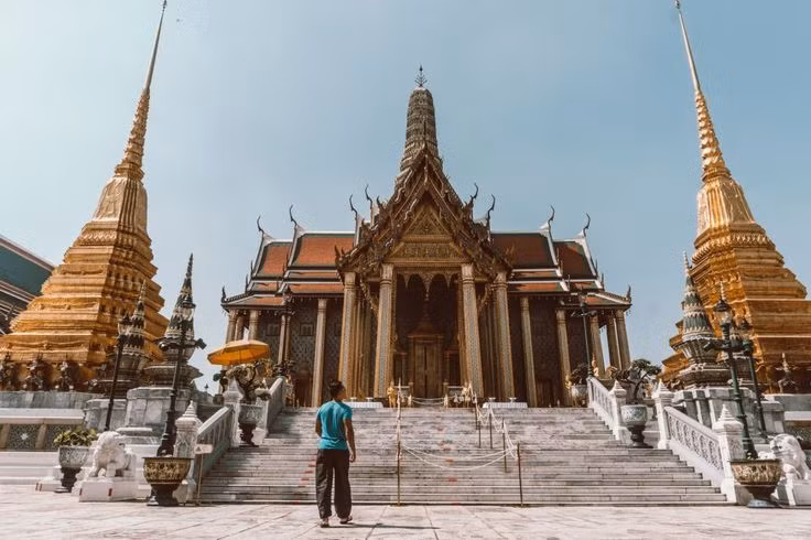  4. Quốc gia Phật giáo lớn. Khoảng 95% dân số Thái Lan theo đạo Phật, đặc biệt là Phật giáo Nguyên Thủy (Theravada). Ảnh: Pinterest.