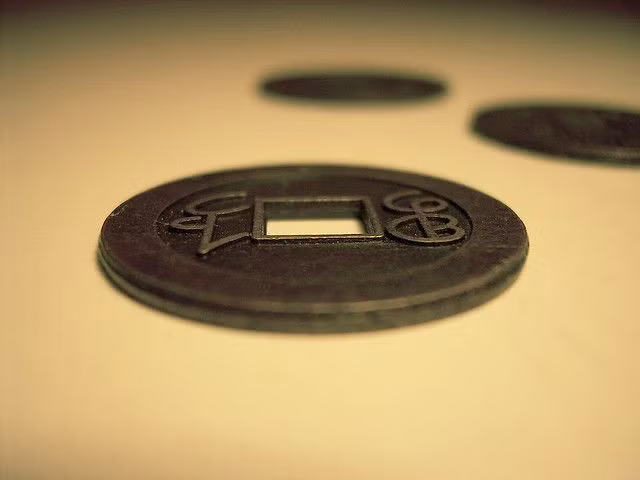  15. Kinh Dịch trong văn hóa đại chúng. Kinh Dịch tiếp tục có ảnh hưởng đến nhiều lĩnh vực văn hóa, bao gồm nghệ thuật, văn học, kinh doanh, và lãnh đạo, nhờ vào tính linh hoạt trong việc giải thích và ứng dụng các quẻ vào nhiều tình huống thực tế. Ảnh: Pinterest.