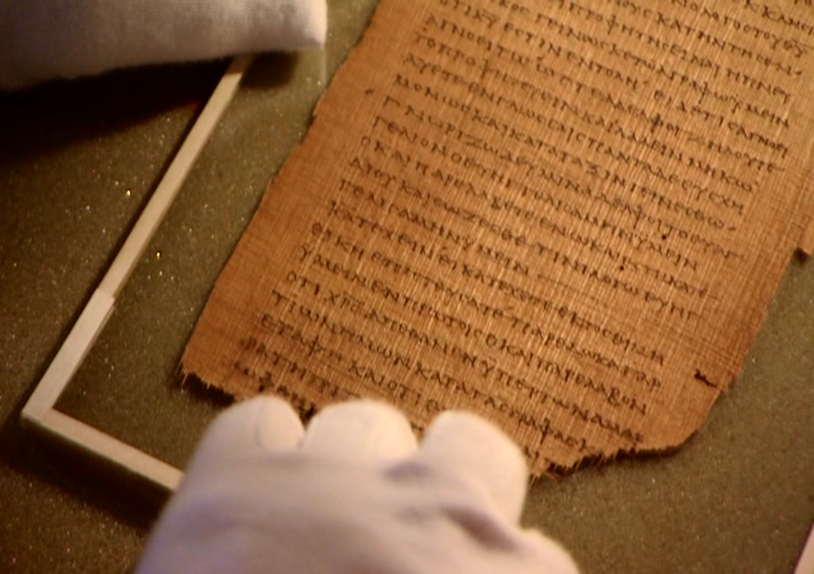  7. Bản sao gần như hoàn chỉnh của Sách Isaiah. Một trong những bản thảo nổi bật nhất là cuộn Sách Isaiah, dài khoảng 7,3 mét và là bản sao gần như hoàn chỉnh của sách này. Ảnh: Pinterest.