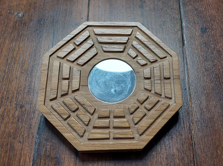  6. Tương quan với triết lý âm dương. Mỗi quẻ trong Bát Quái đều có sự kết hợp giữa âm và dương, thể hiện sự cân bằng và biến đổi giữa hai lực này trong vũ trụ. Âm đại diện cho sự tĩnh, tiêu cực, trong khi dương đại diện cho sự động, tích cực. Ảnh: Pinterest.