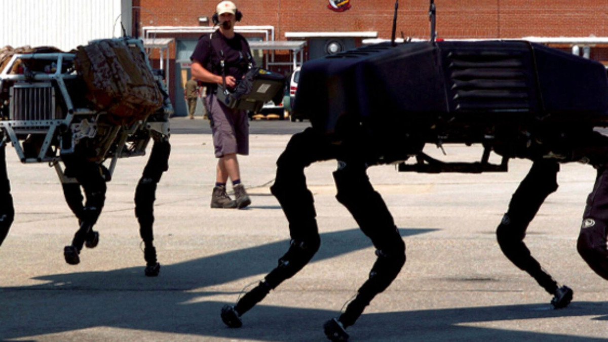  6. Sử dụng trong chiến đấu. Ngoài nhiệm vụ vận chuyển, MULE còn có thể hỗ trợ các chiến dịch chiến đấu với khả năng tích hợp vũ khí nhẹ. Ảnh: thedefensepost.com.