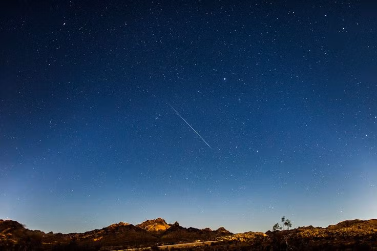  Được biết đến từ hàng thế kỷ trước: Một số trận mưa sao băng đã được ghi nhận từ hàng trăm, thậm chí hàng nghìn năm trước. Ví dụ, trận mưa sao băng Lyrids đã được nhắc đến từ 2.700 năm trước. Ảnh: Pinterest.