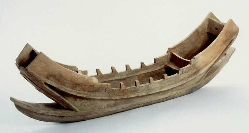  9. Nền văn minh không có nông nghiệp. Một đặc điểm nổi bật của nền văn minh Jomon là họ không phát triển nông nghiệp trong giai đoạn đầu, mà chủ yếu sống dựa vào săn bắn và hái lượm. Ảnh: Pinterest.