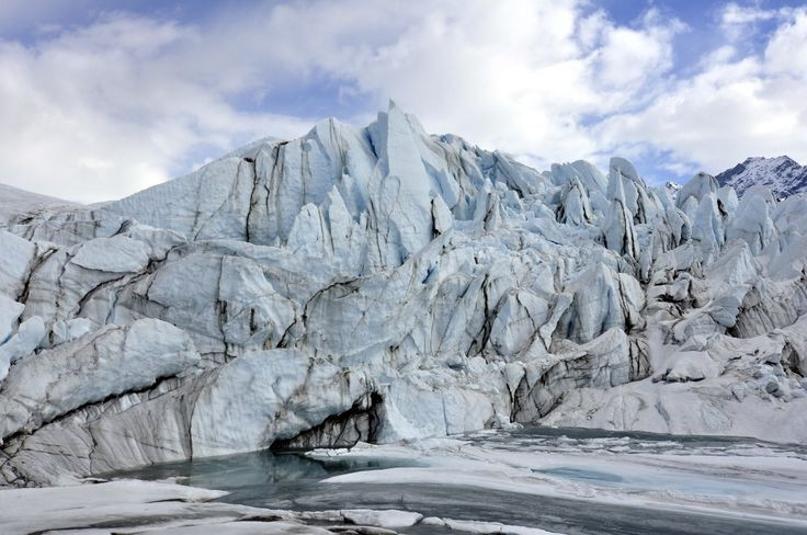  3. Băng bao phủ phần lớn hành tinh. Trong kỷ băng hà cực đại, băng bao phủ tới 30% bề mặt Trái Đất, với các tảng băng dày hàng km ở Bắc Mỹ, châu Âu, và châu Á. Ảnh: Pinterest.