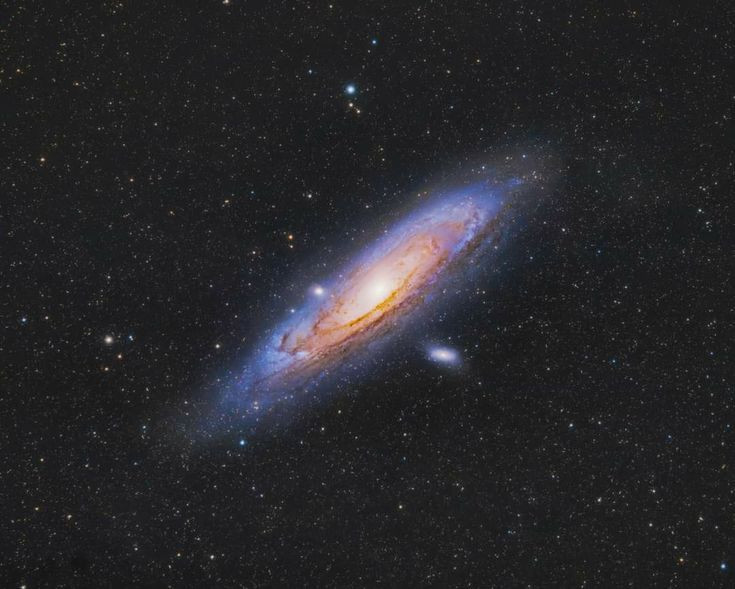  15. Sẽ va chạm với Dải Ngân Hà. Thiên hà Tiên Nữ đang di chuyển về phía Dải Ngân Hà với tốc độ khoảng 110 km/s và sẽ va chạm với chúng ta trong khoảng 4–5 tỷ năm nữa. Ảnh: Pinterest.