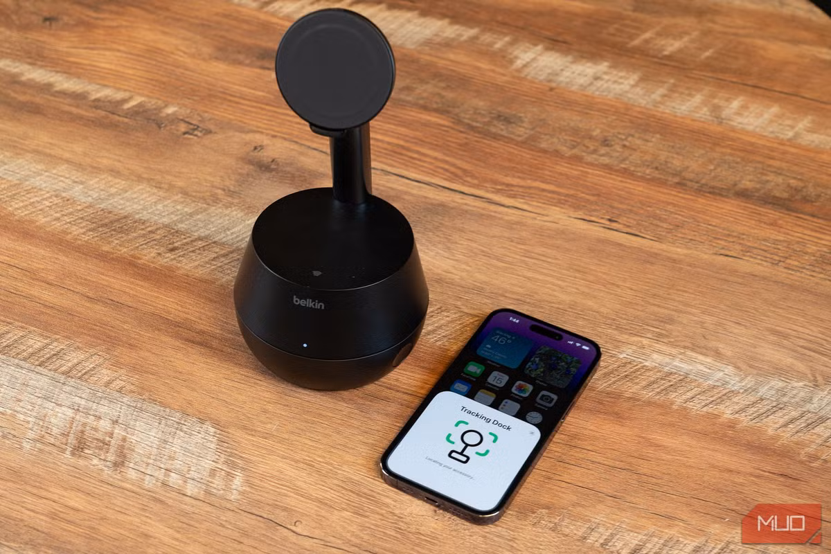  7. Điều chỉnh linh hoạt. Chiều cao và góc nghiêng của giá đỡ có thể được điều chỉnh để phù hợp với nhiều loại nội dung quay. Ảnh: MakeUseOf.