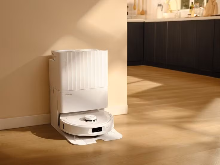  2. Tự động đổ rác. Robot có khả năng tự động đổ rác vào túi đựng trong trạm sạc, giảm tần suất người dùng phải dọn dẹp. Ảnh: Pinterest.