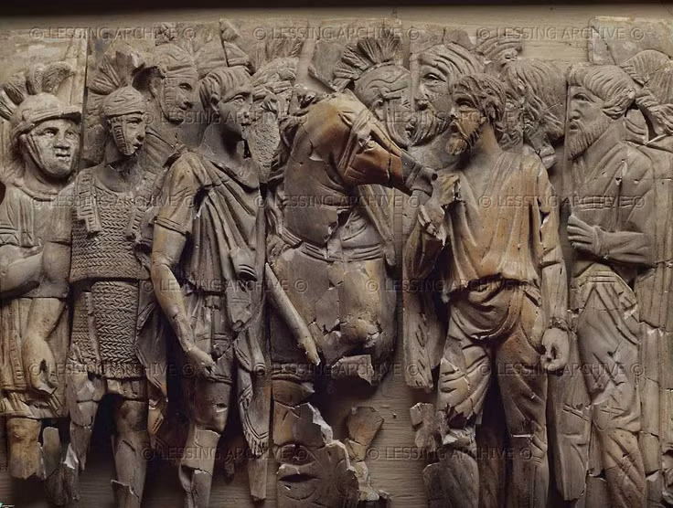  6. Chính quyền tổ chức hiệu quả. Nền hành chính La Mã được tổ chức bài bản với các cấp bậc quản lý, từ trung ương đến địa phương, tạo nền móng cho hệ thống quản trị hiện đại. Ảnh: Pinterest.