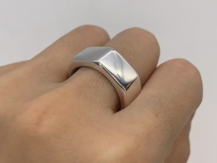  8. Bạc trong y học. Bạc đã được sử dụng trong y học từ lâu, đặc biệt là trong việc điều trị vết thương và nhiễm trùng. Bạc có khả năng tiêu diệt vi khuẩn và nấm, giúp giảm viêm và chữa lành vết thương. Ảnh: Pinterest.