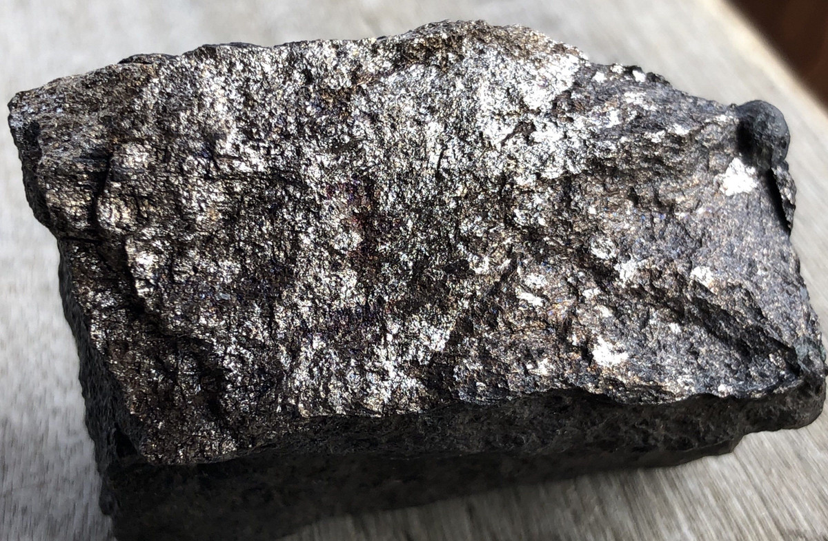  5. Nguồn gốc từ tự nhiên. Bạc tồn tại trong tự nhiên dưới dạng kim loại tự nhiên hoặc kết hợp với các khoáng vật khác như argentite. Những mỏ bạc nổi tiếng nhất nằm ở Mexico, Peru, và Trung Quốc. Ảnh: Pinterest.