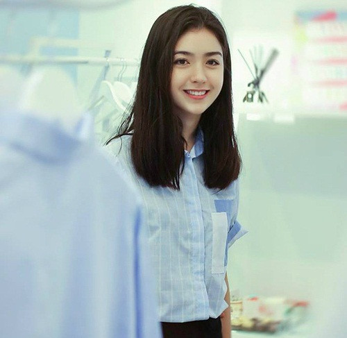 Caitlin Minogue là gương mặt khá quen thuộc với giới trẻ Việt. Hot girl lai mang trong mình hai dòng máu Việt Nam – Ai Len này là blogger, người mẫu bán thời gian, đang sinh sống và học tập tại TP.HCM.