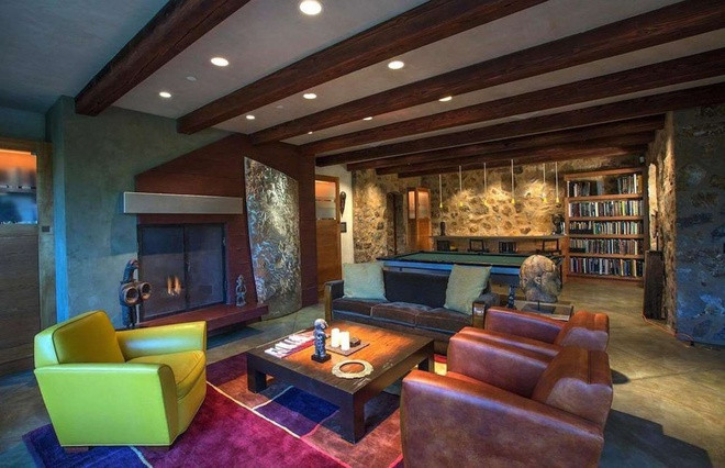 Căn nhà được trang bị công nghệ thông minh điều khiển mọi thứ từ hệ thống an ninh cho tới đèn, nước nóng. Ảnh: Zillow.