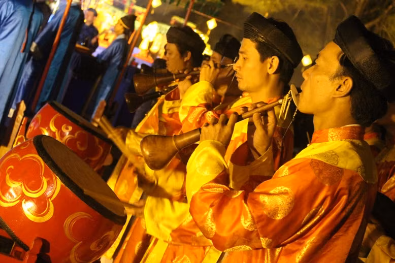 Đội nhạc không thể nào thiếu trong dịp cúng tế.