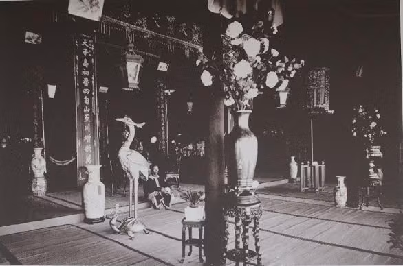 Nơi trưng bày lễ vật của quan khách.