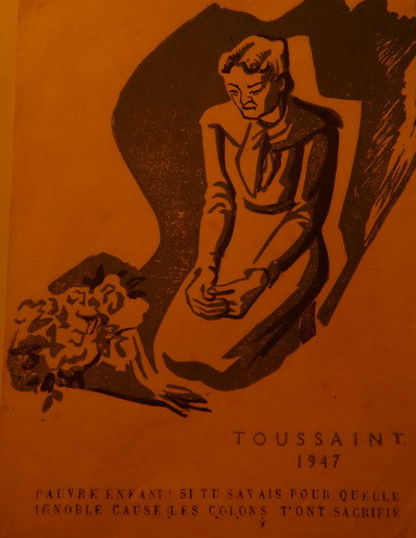 Nhân tưởng niệm 100 năm ngày sinh của họa sĩ Lương Xuân Nhị (tác giả những bức tranh), 60 năm ngày chiến thắng Điện Biên Phủ, cùng thưởng ngoạn lại những hình ảnh tư liệu giá trị này. Ảnh: Ngày lễ Các thánh (Toussaint) năm 1947, bức tranh là hình ảnh một bà mẹ mang bó hoa, quỳ gối bên đài liệt sĩ với dòng chữ tiếng Pháp: “Khổ thân con, giá con hiểu vì lý do bần tiện nào mà lũ thực dân đã hủy hoại đời mình”.