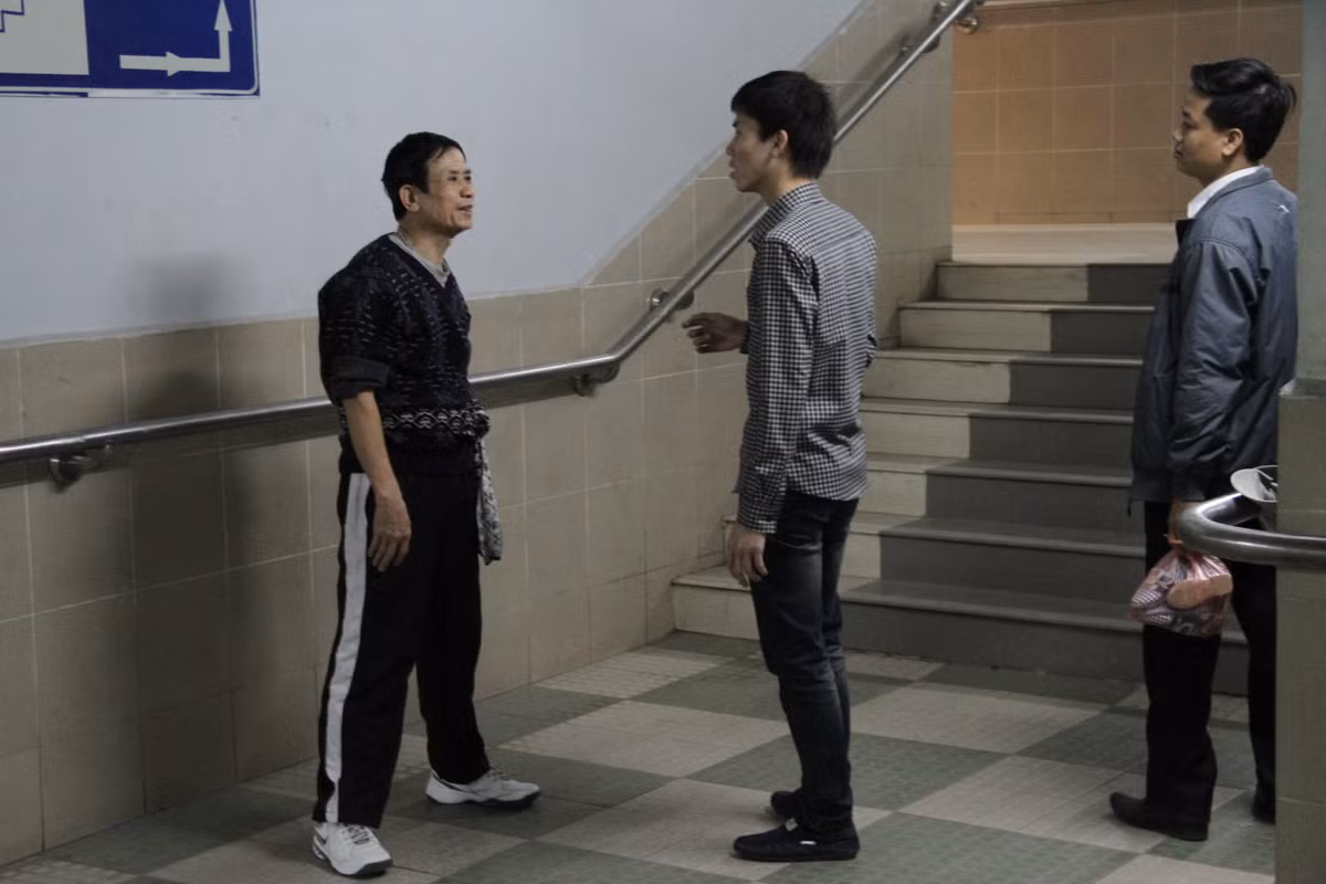 Đối tượng tập thể dục ở đây bao gồm nhiều lứa tuổi khác nhau, trong đó có cả những bạn thanh niên, trẻ nhơỏ và người cao tuổi.