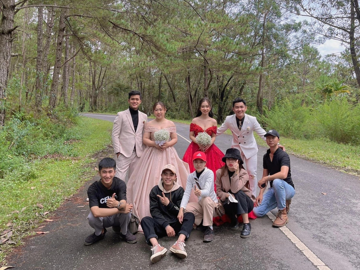 Doi ban than 15 nam cung len Da Lat chup anh cuoi-Hinh-3