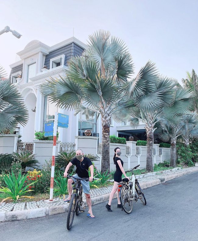 Bao Thy gay choang vang voi phan trang tri Giang sinh-Hinh-14