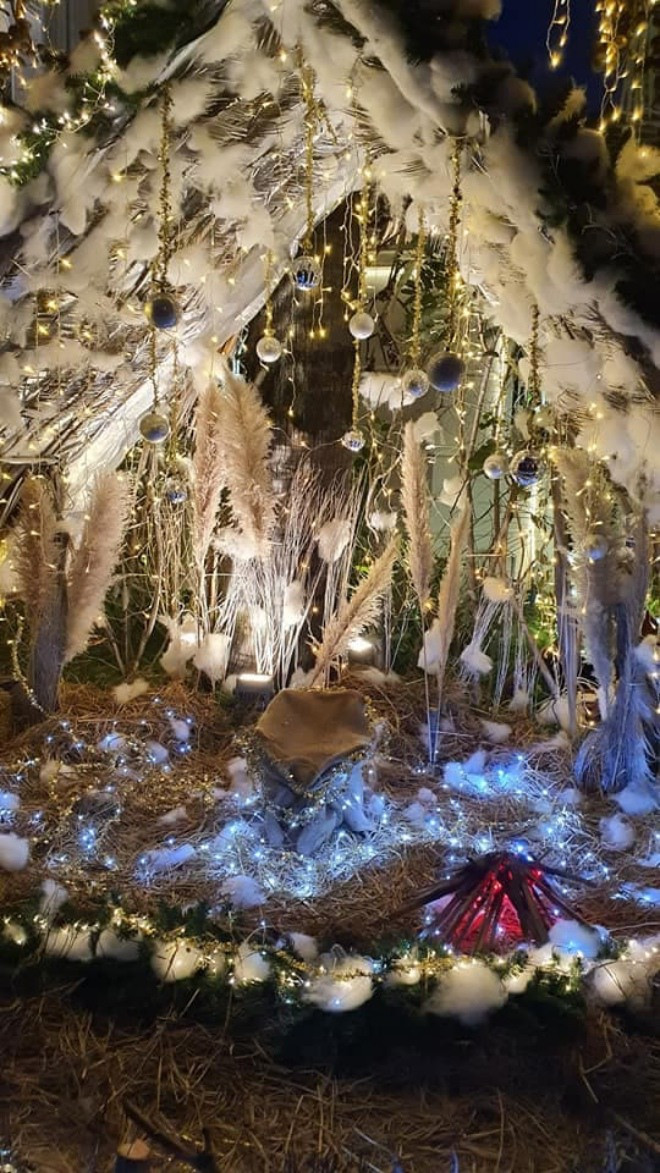 Bao Thy gay choang vang voi phan trang tri Giang sinh-Hinh-5