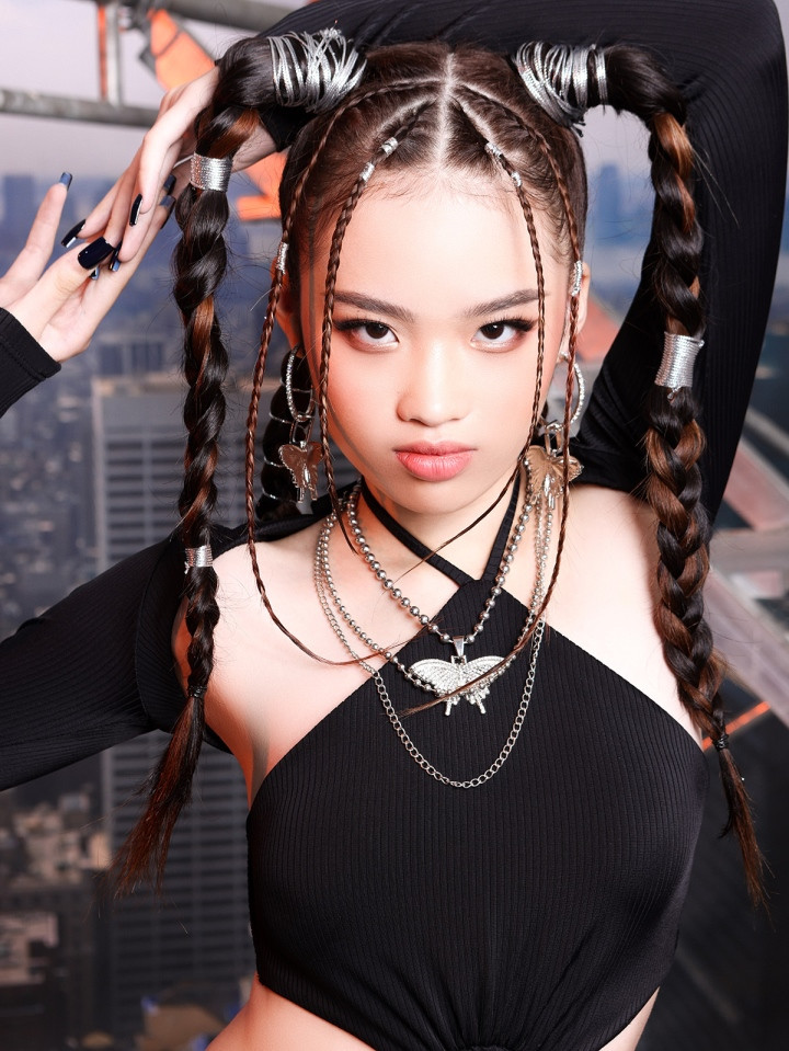 Mẫu nhí 13 tuổi Bảo Hà khoe chân dài miên man - Hình 6 Mau nhi 13 tuoi Bao Ha khoe chan dai mien man-Hinh-6