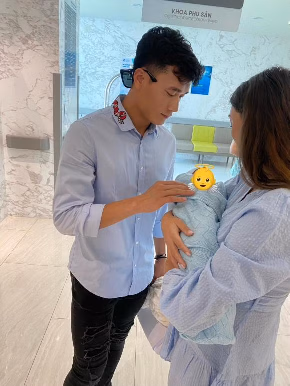 Vo Bui Tien Dung khoe con, lo chi tiet em be chuan rich kid-Hinh-3