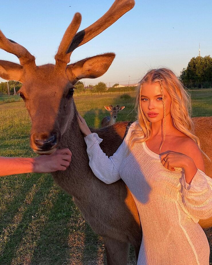 Nhiều người lầm tưởng nó với yoga nhưng yoga thiên về dòng chảy, chuyển từ động tác này sang động tác khác.