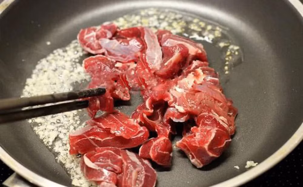 Luu y khi an nhieu trung, thit bo co bo sung sat, kem