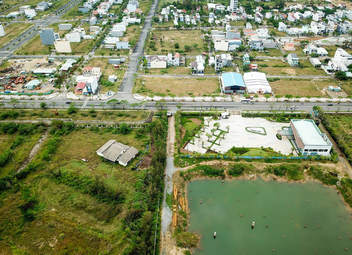 Hang loat biet thu, resort bo hoang o ven bien Da Nang-Hinh-12