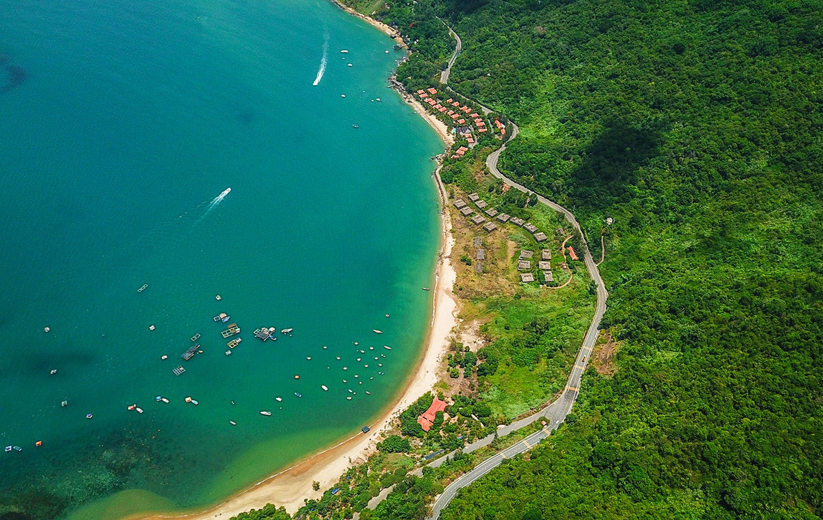 Hang loat biet thu, resort bo hoang o ven bien Da Nang-Hinh-3