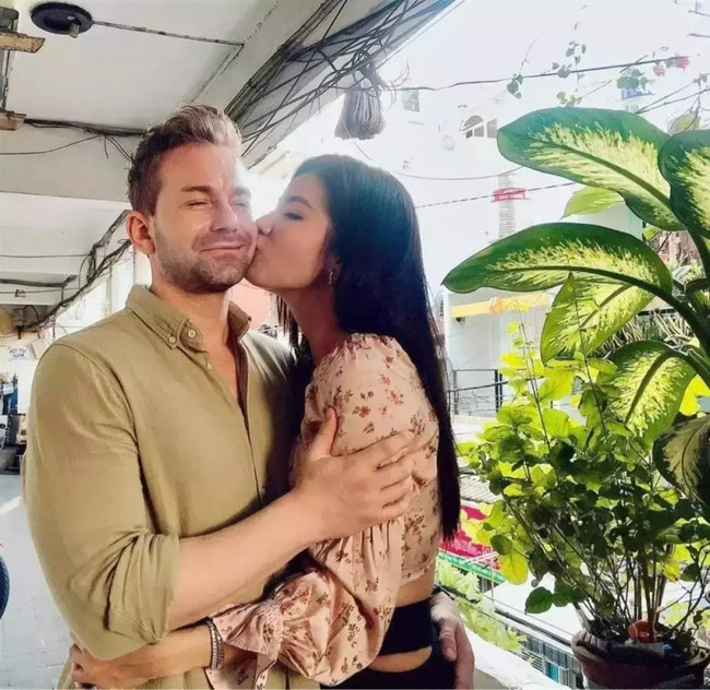 Chuyen tinh cua Minh Tu: Ban trai cuc pham, vuong tin don chia tay-Hinh-2