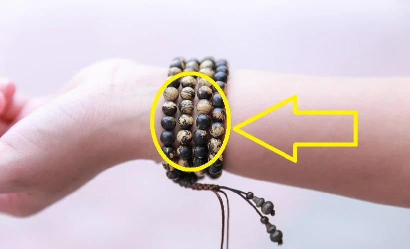 Nhất là những đồ vật gần gũi hay theo sát bên mình khi sử dụng trong một thời gian dài sẽ chứa “phần linh hồn” trong đó và nếu đốt đi chính là bạn đã đốt một phần linh hồn ấy.