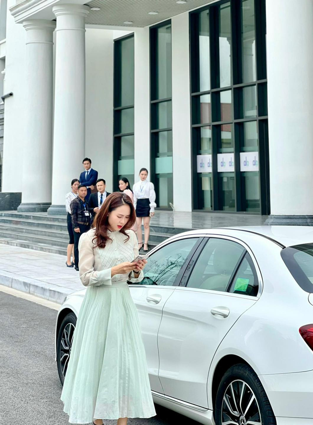 Hong Diem ngoai doi hap dan gap boi tren phim-Hinh-3