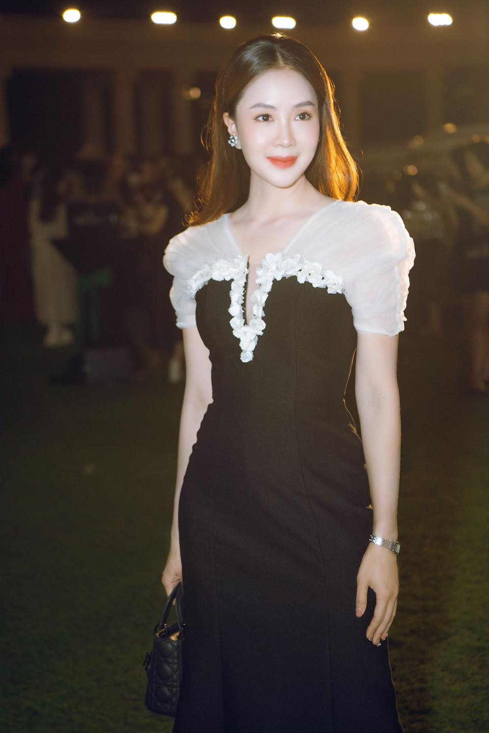 Hồng Diễm ngoài đời hấp dẫn gấp bội trên phim - Hình 6 Hong Diem ngoai doi hap dan gap boi tren phim-Hinh-6