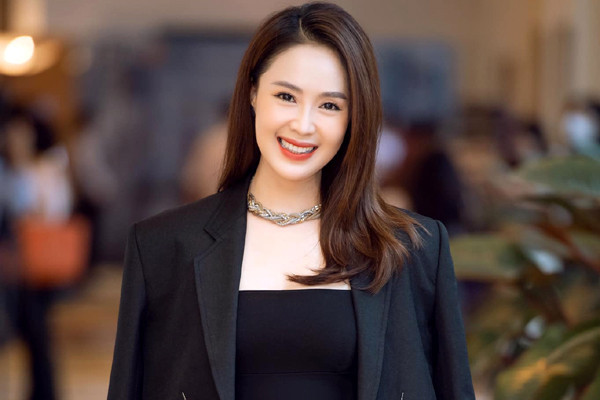 Hồng Diễm ngoài đời hấp dẫn gấp bội trên phim - Hình 17 Hong Diem ngoai doi hap dan gap boi tren phim-Hinh-17