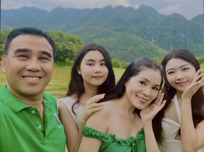 Hon nhan 2 thap ki cua MC Quyen Linh va vo-Hinh-5