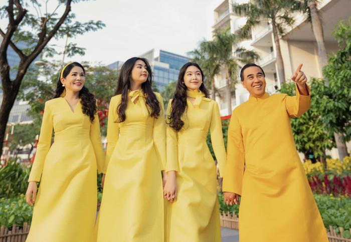 Hon nhan 2 thap ki cua MC Quyen Linh va vo-Hinh-4