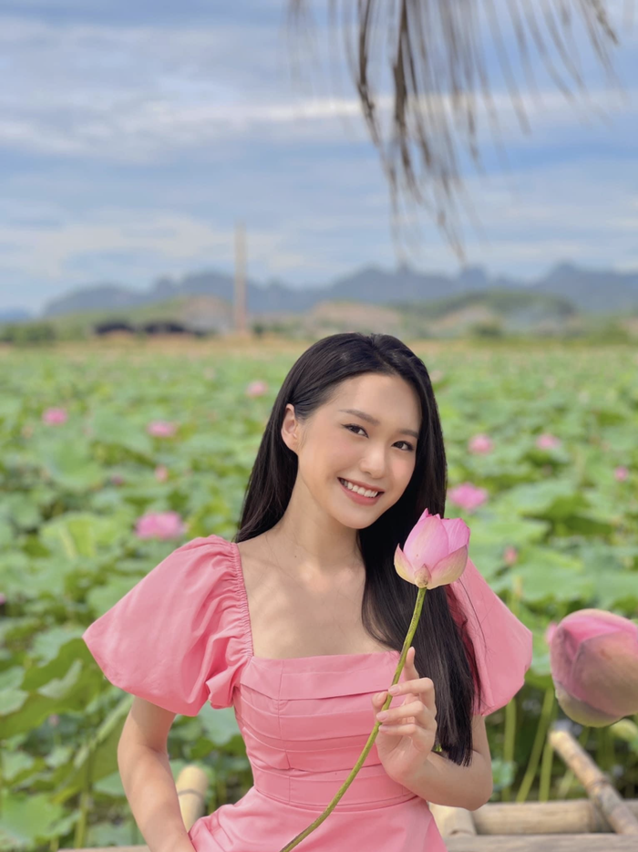 Bạn gái Đoàn Văn Hậu: Gia thế nức tiếng Hà thành - Hình 2 Ban gai Doan Van Hau: Gia the nuc tieng Ha thanh-Hinh-2