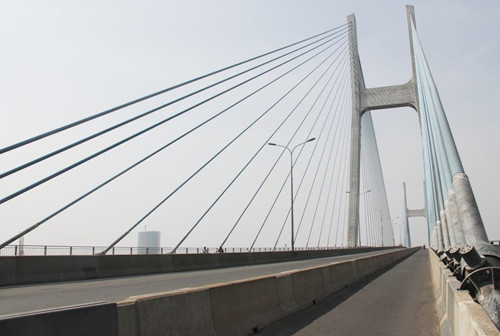 Cầu Phú Mỹ, nơi nghi can khai nhận vứt nạn nhân xuống sông Sài Gòn.