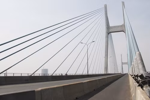 Cầu Phú Mỹ, nơi nghi can khai nhận vứt nạn nhân xuống sông Sài Gòn.