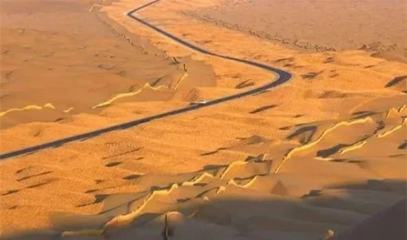 Phát hiện thị trấn nhỏ, nơi con người không biết đến thời gian - Hình 2 Phat hien thi tran nho, noi con nguoi khong biet den thoi gian-Hinh-2